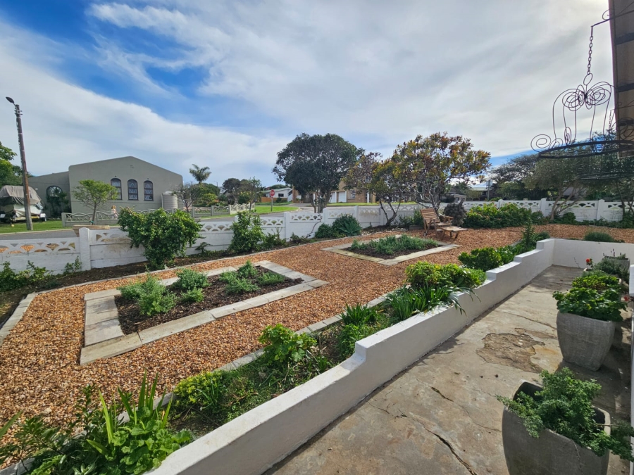 3 Bedroom Property for Sale in Stilbaai Wes Western Cape